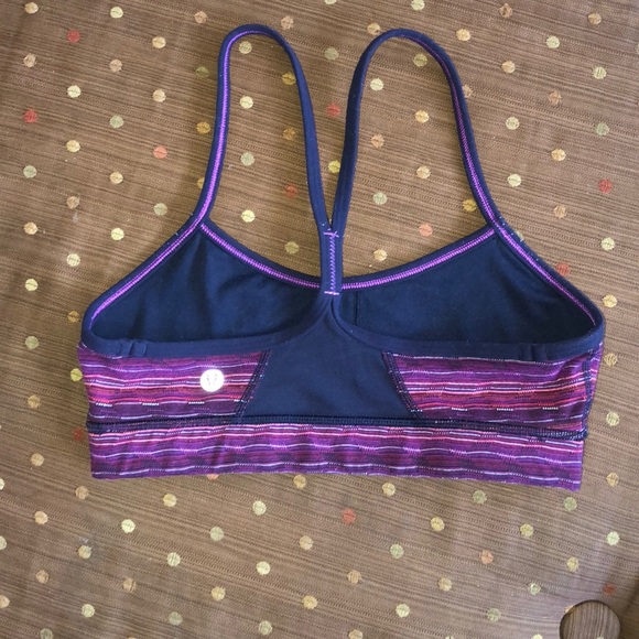 Lululemon sports bra size 2 - Picture 3 of 3